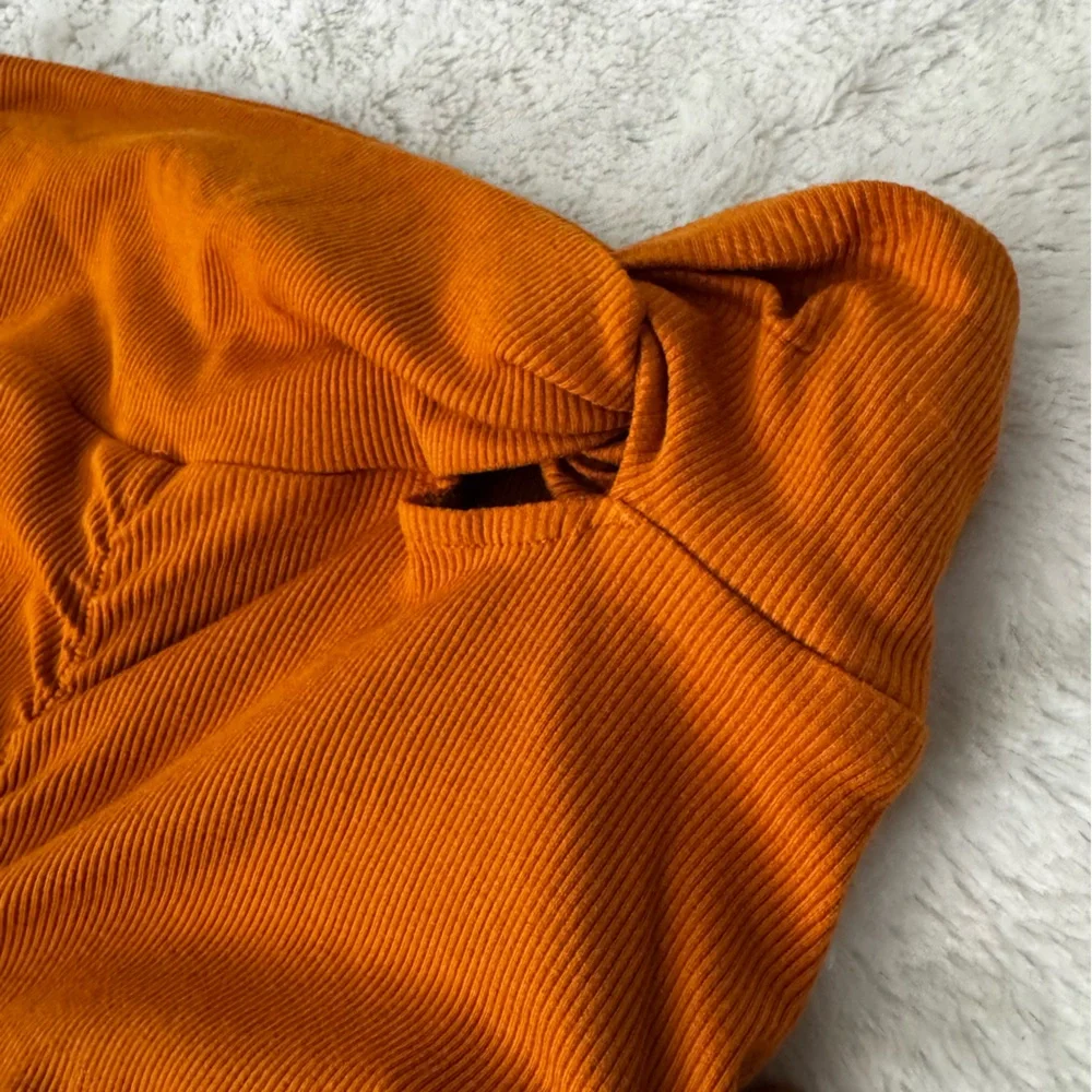 NWOT- WALTER BAKER Kody Ruched Midi Skirt In Rust
